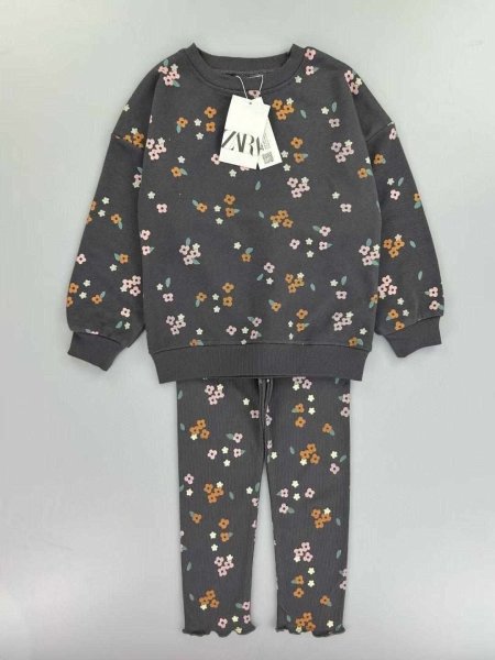 طقم بناتي عملي