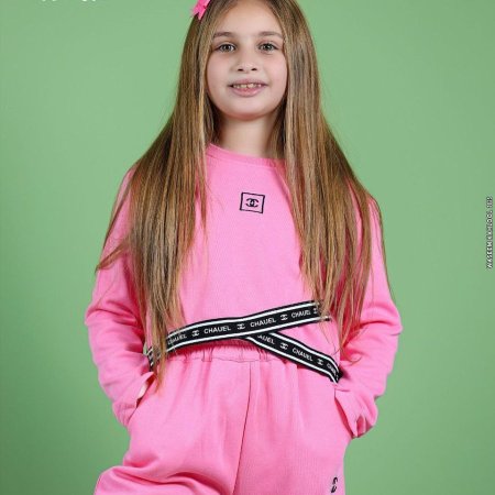 طقم بناتي عملي