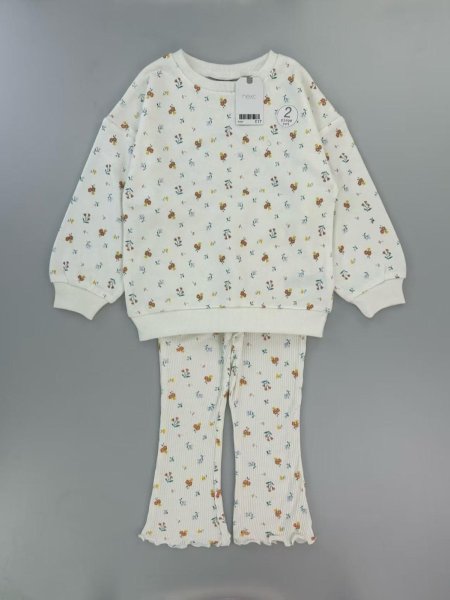 طقم بناتي عملي